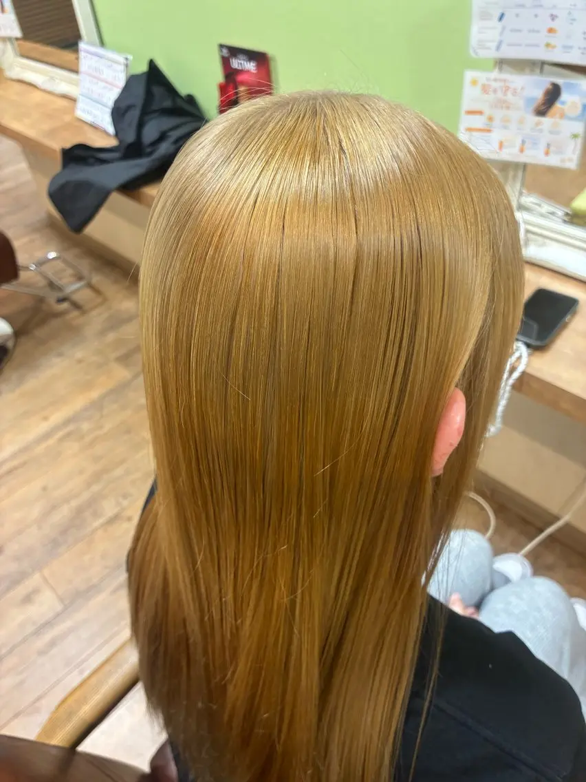 ロング カラー ベージュカラー ブリーチ ミルクティーベージュ ヘアカラー 山本 しおんのヘアスタイル
