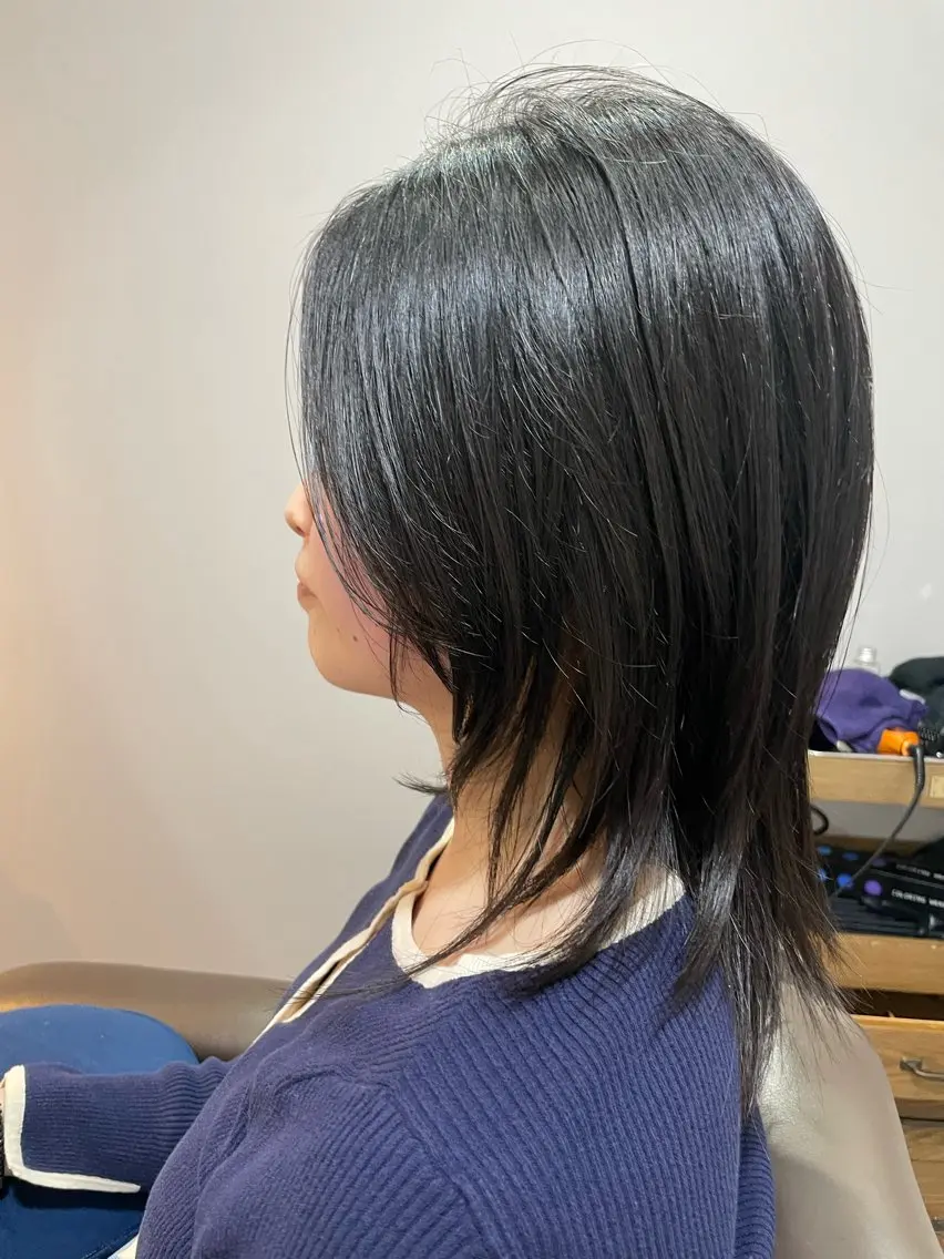 セミロング 西本 美華のヘアスタイル