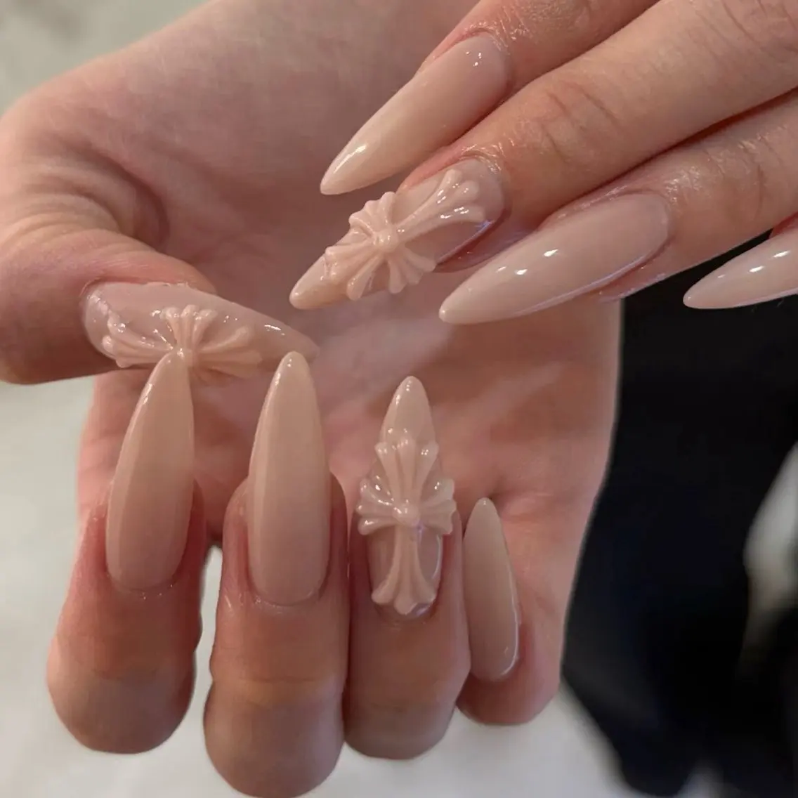 ネイル チークネイル ドット フットネイル フレンチネイル グラデーション ハンドネイル ハンドケア Nihonthy Nail 新宿のネイルデザイン