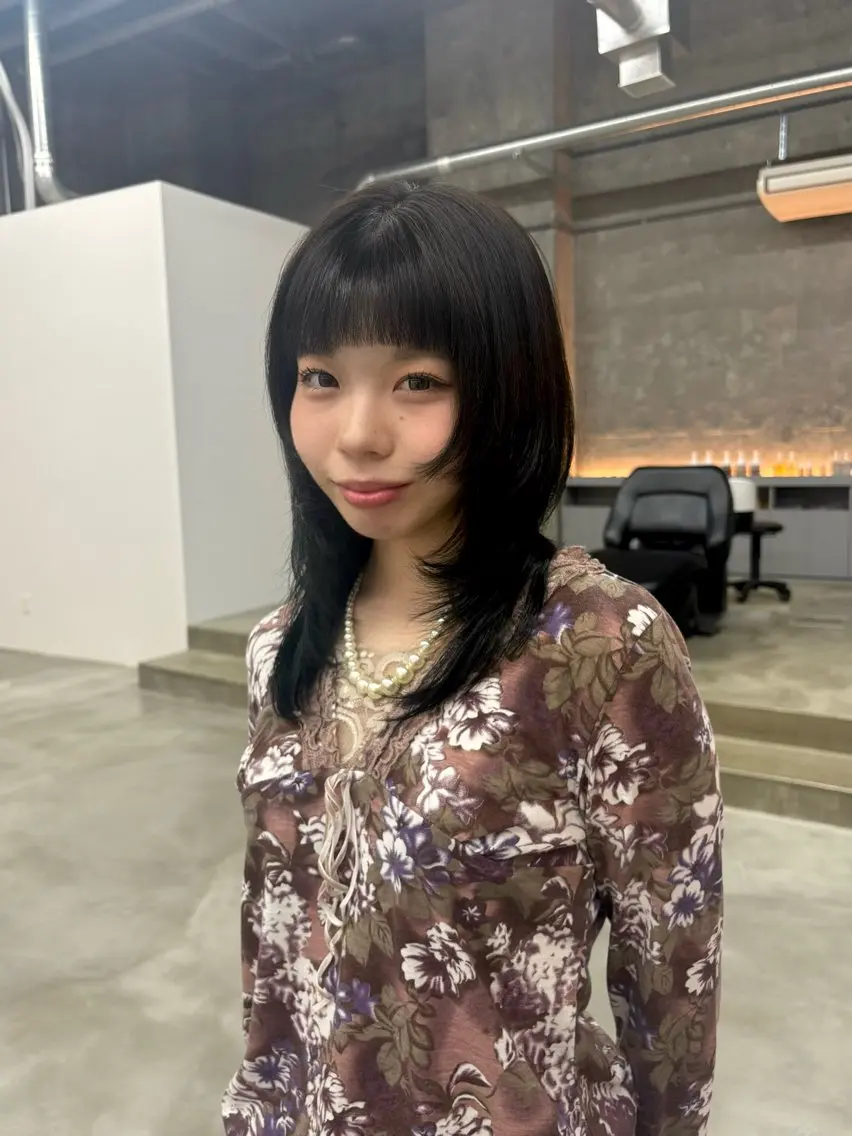 ミディアム カラー ヘアアレンジ 顔周りカット レイヤーカット ヘアカラー トリートメント 英 このみのヘアスタイル