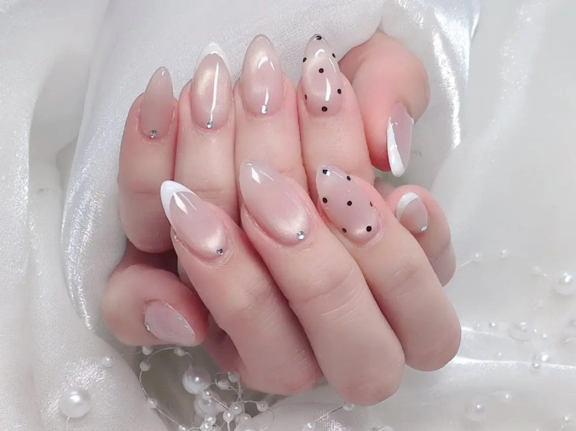 ネイル 長さ出し ジェルネイル キラキラネイル ラメ(グリッター) ニュアンスネイル Chouette Nailのネイルデザイン
