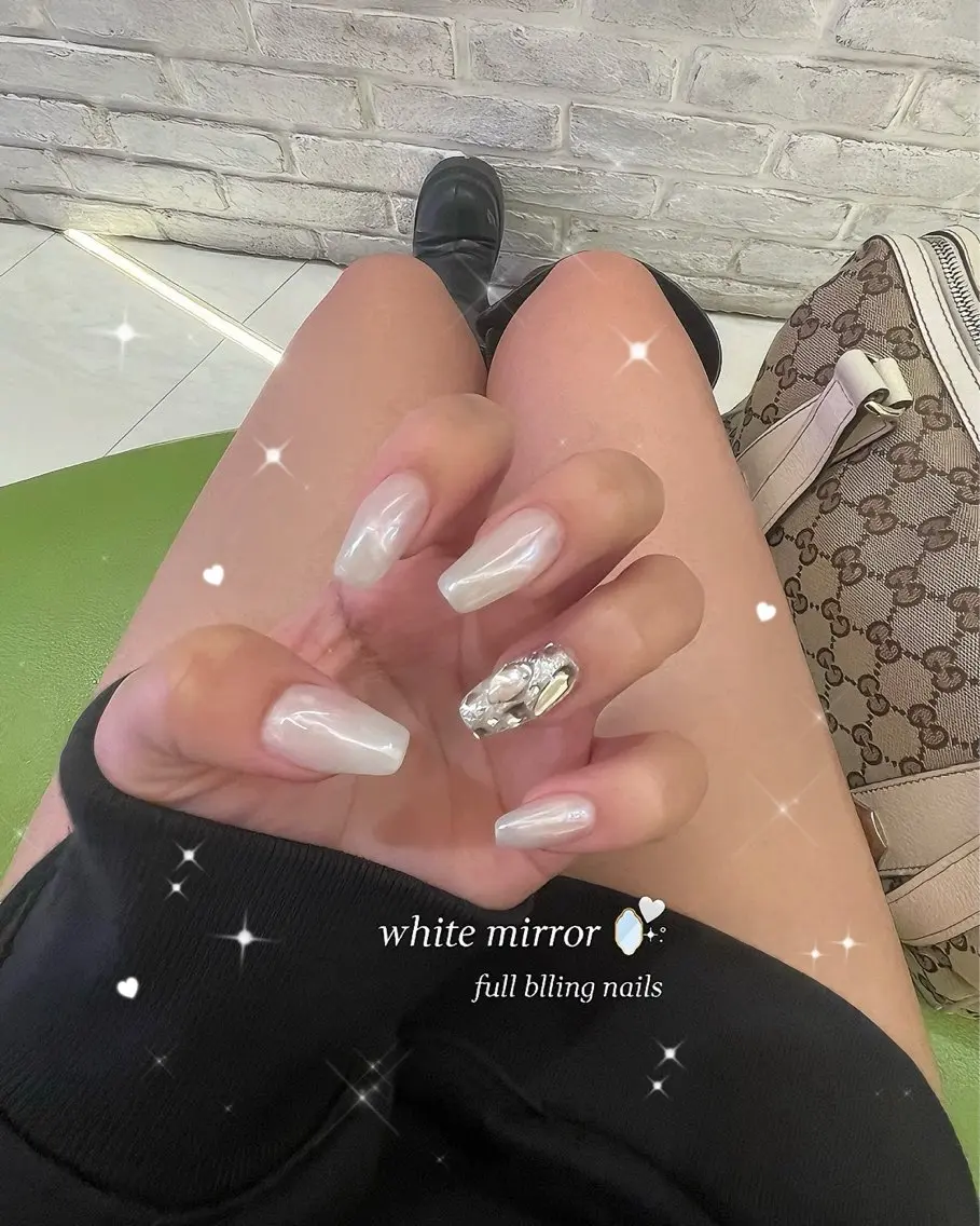 ネイル グラデーション キラキラネイル 韓国ネイル ラメ(グリッター) ラメグラデーション nail salon Lumoreのネイルデザイン