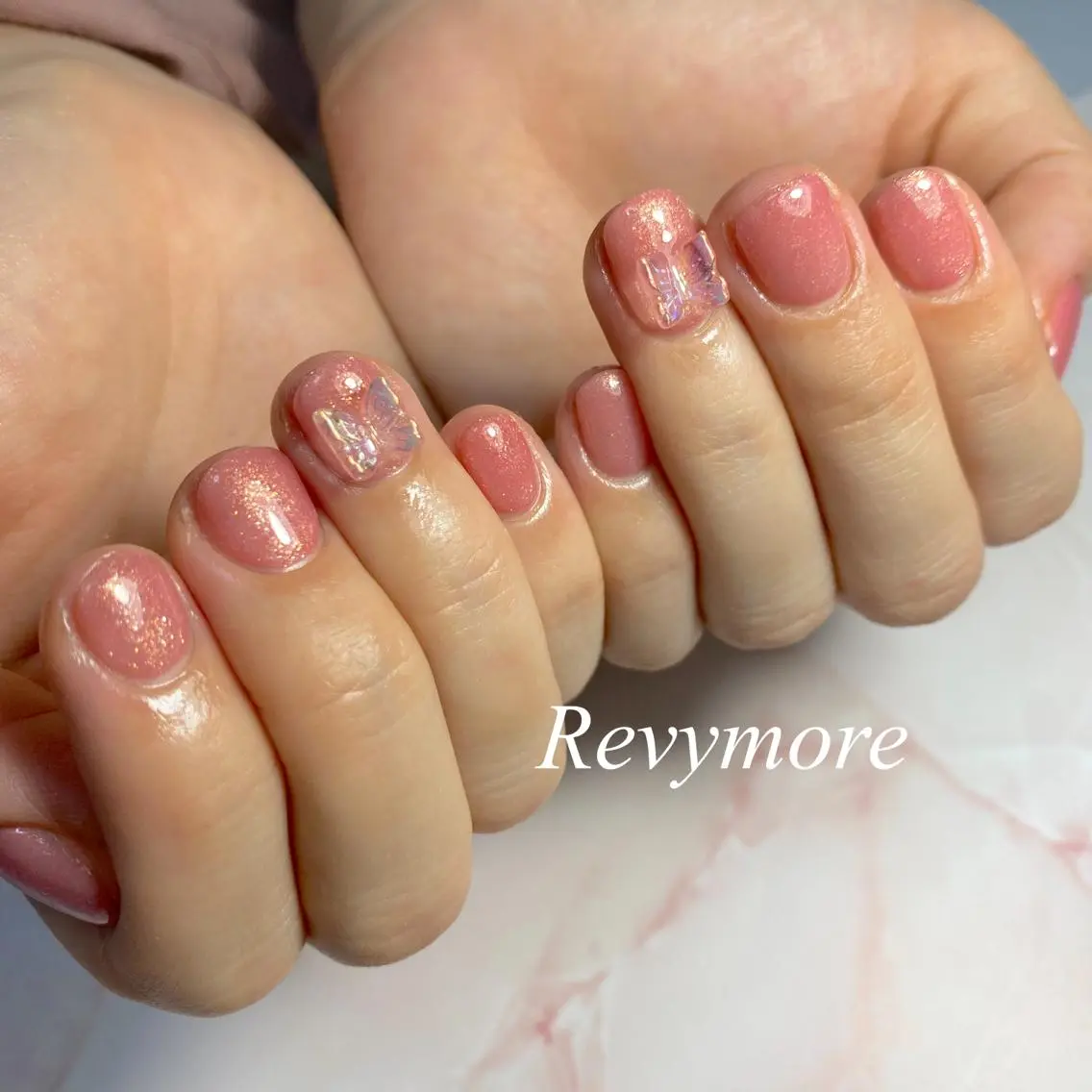 ショート ネイル ジェルネイル ラメ(グリッター) ワンカラーネイル ピンク シンプルネイル nail salon Revymoreのネイルデザイン