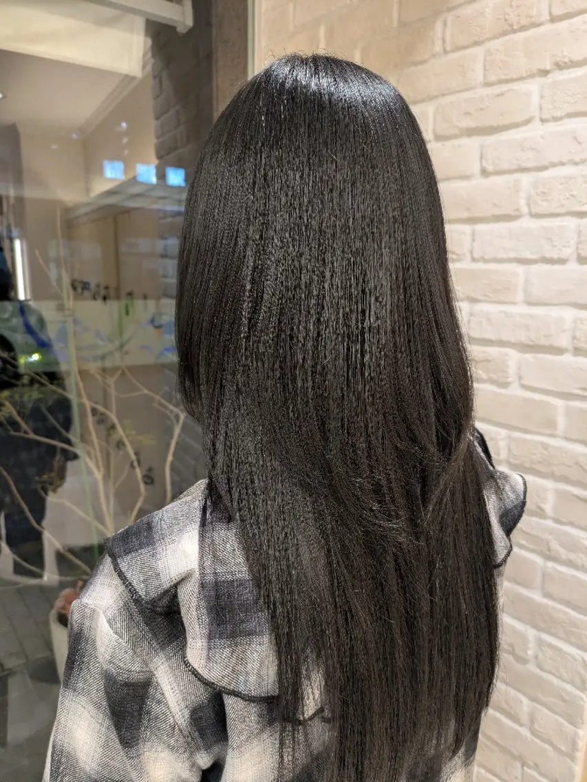 ロング カラー 黒髪 ハイレイヤー レイヤーカット ウルフカット カット ヘアカラー トリートメント 佐々木 萌のヘアスタイル