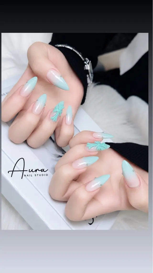 ネイル ジェルネイル グラデーション 韓国ネイル ロングネイル リボン ハンドネイル Aura Nail Studioのネイルデザイン