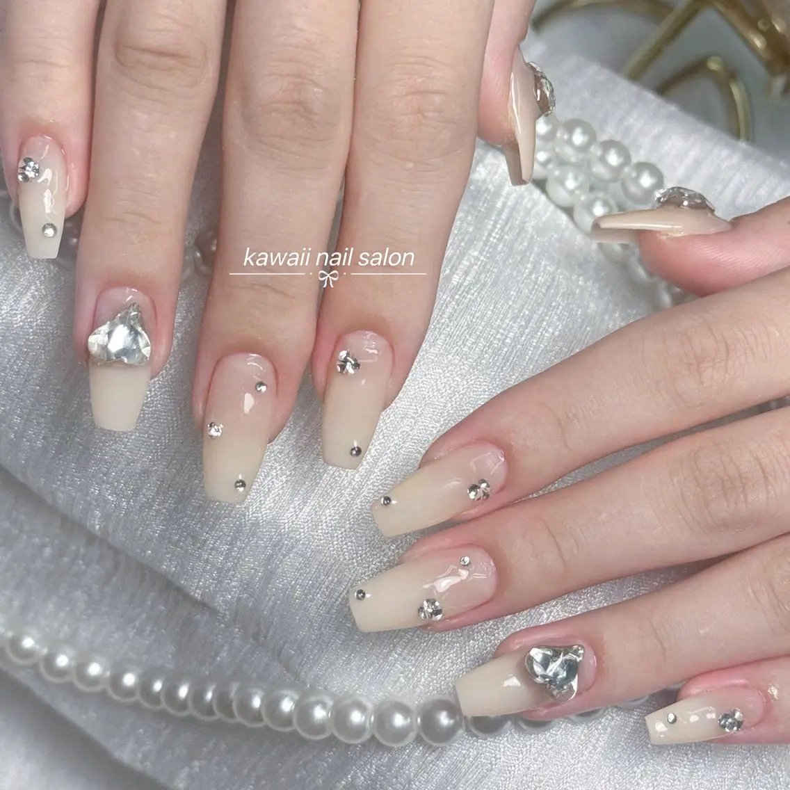 ネイル ドット フレンチネイル 韓国ネイル マグネットネイル オフィスネイル Kawaii Nail Salonのネイルデザイン