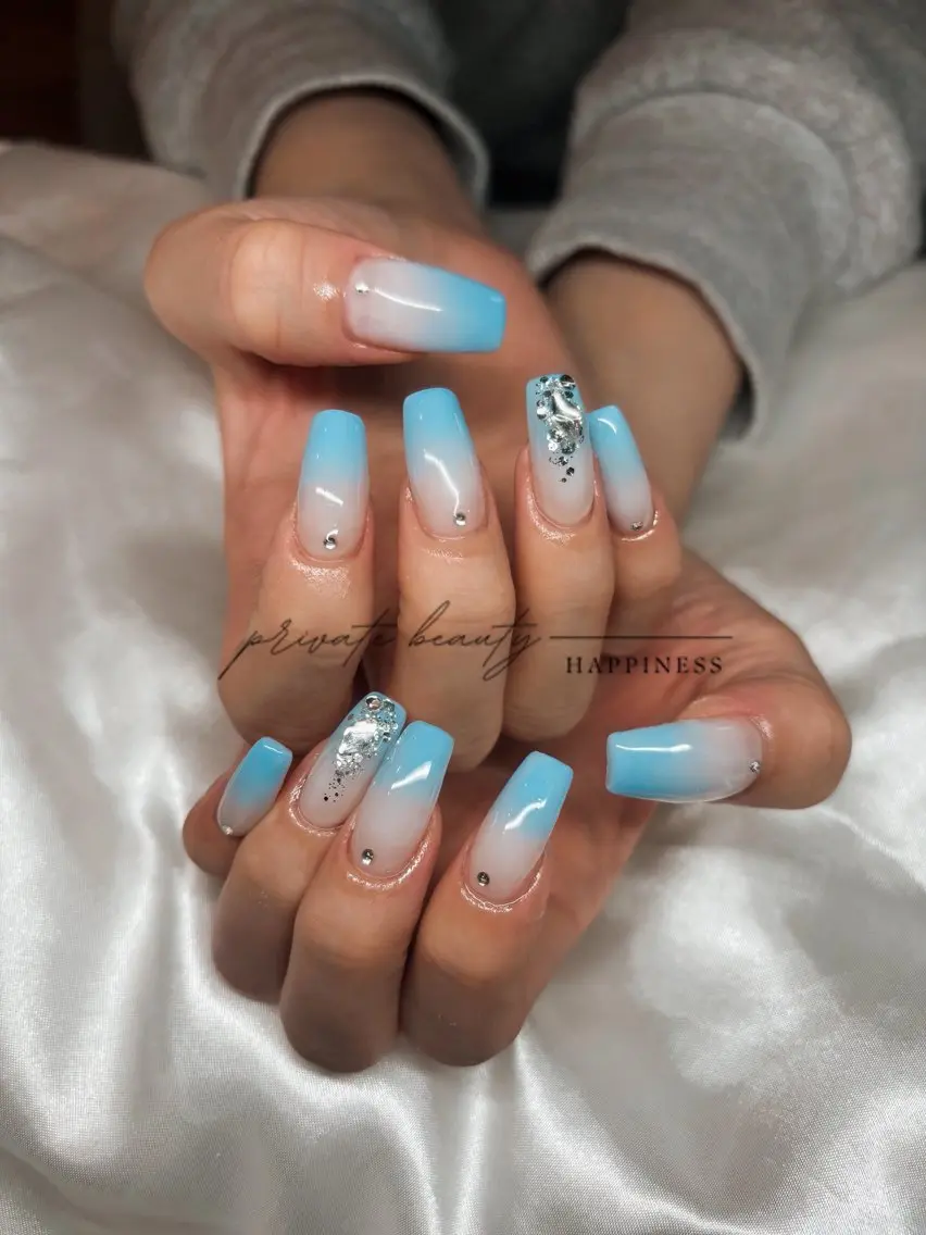 ネイル 長さ出し 卒業式 キラキラネイル ロングネイル 持ち込み happiness nailのネイルデザイン