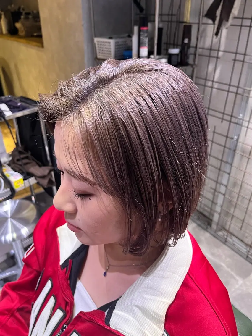 カラー ベージュカラー ブリーチ 透明感カラー ミルクティーベージュ UMM daichi メンズパーマのヘアスタイル