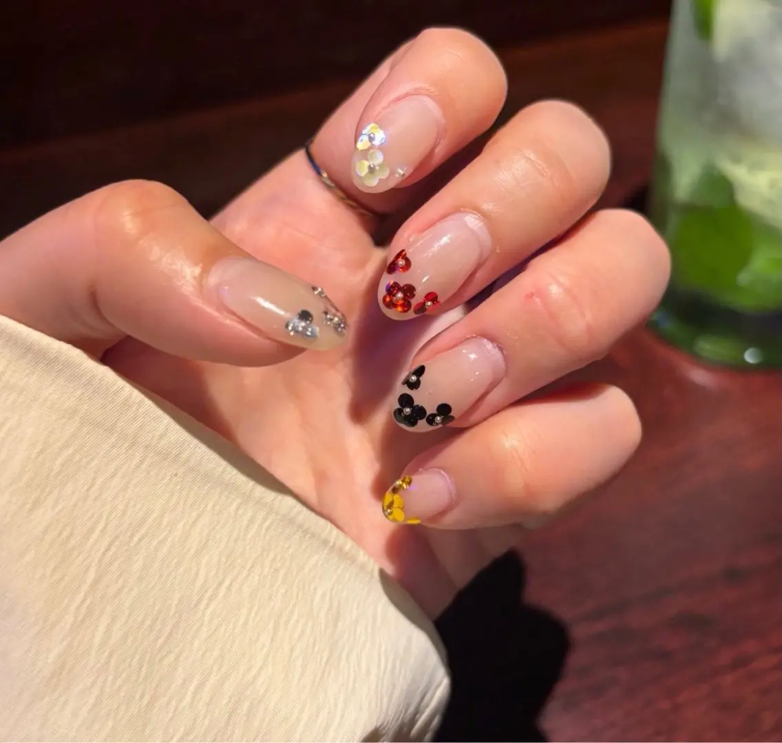 ネイル ホログラムネイル 持ち込み ハンドネイル ハンドケア Charme. NOBUKOのネイルデザイン
