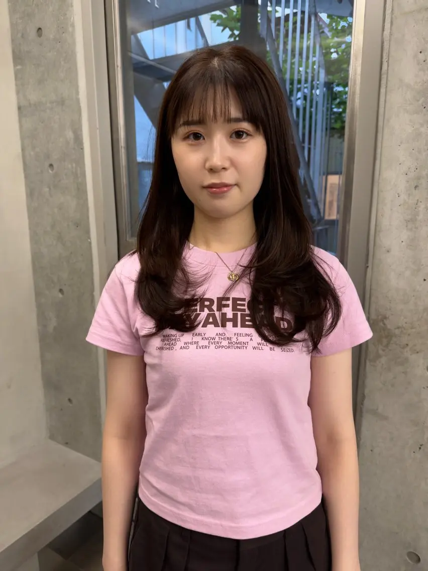 ロング カラー ロングレイヤー アッシュ ベージュカラー ブリーチ 透明感カラー カット ヘアカラー トリートメント 誰より丁寧なカット/ 小林輝/レイヤーのヘアスタイル
