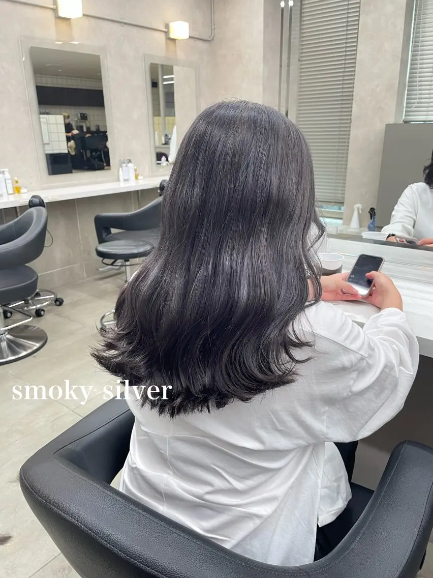 セミロング カラー パーマ ヘアアレンジ メンズ キッズ 🦋韓国レイヤー｜ 透明感グレージュ🦋のヘアスタイル