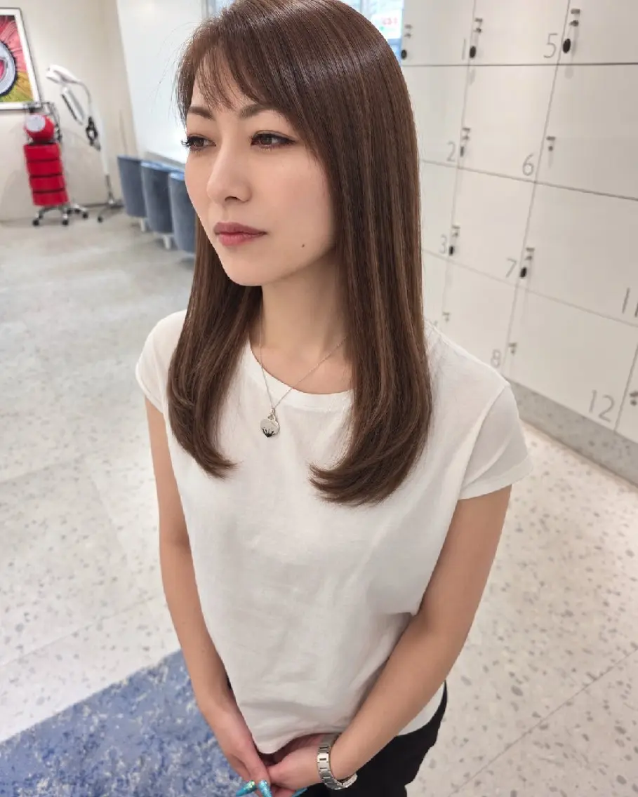 ミディアム レイヤーカット ローレイヤー カット MISAKI♡艶髪♡ 髪質改善♡ストレートのヘアスタイル
