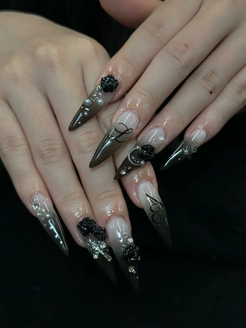 ネイル ジェルネイル グラデーション ロングネイル Iconic Nailのネイルデザイン