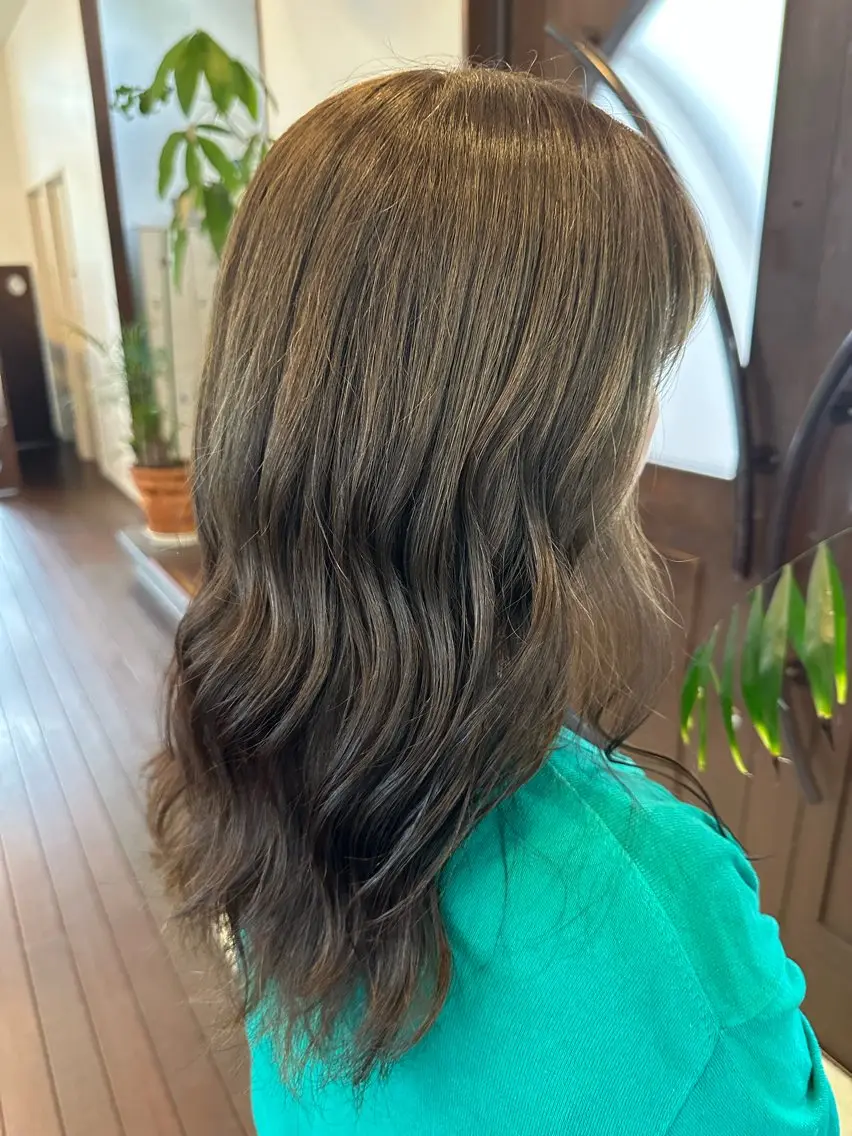 セミロング カラー ブラウンカラー オリーブブラウン KAMALspa RATU oukaのヘアスタイル