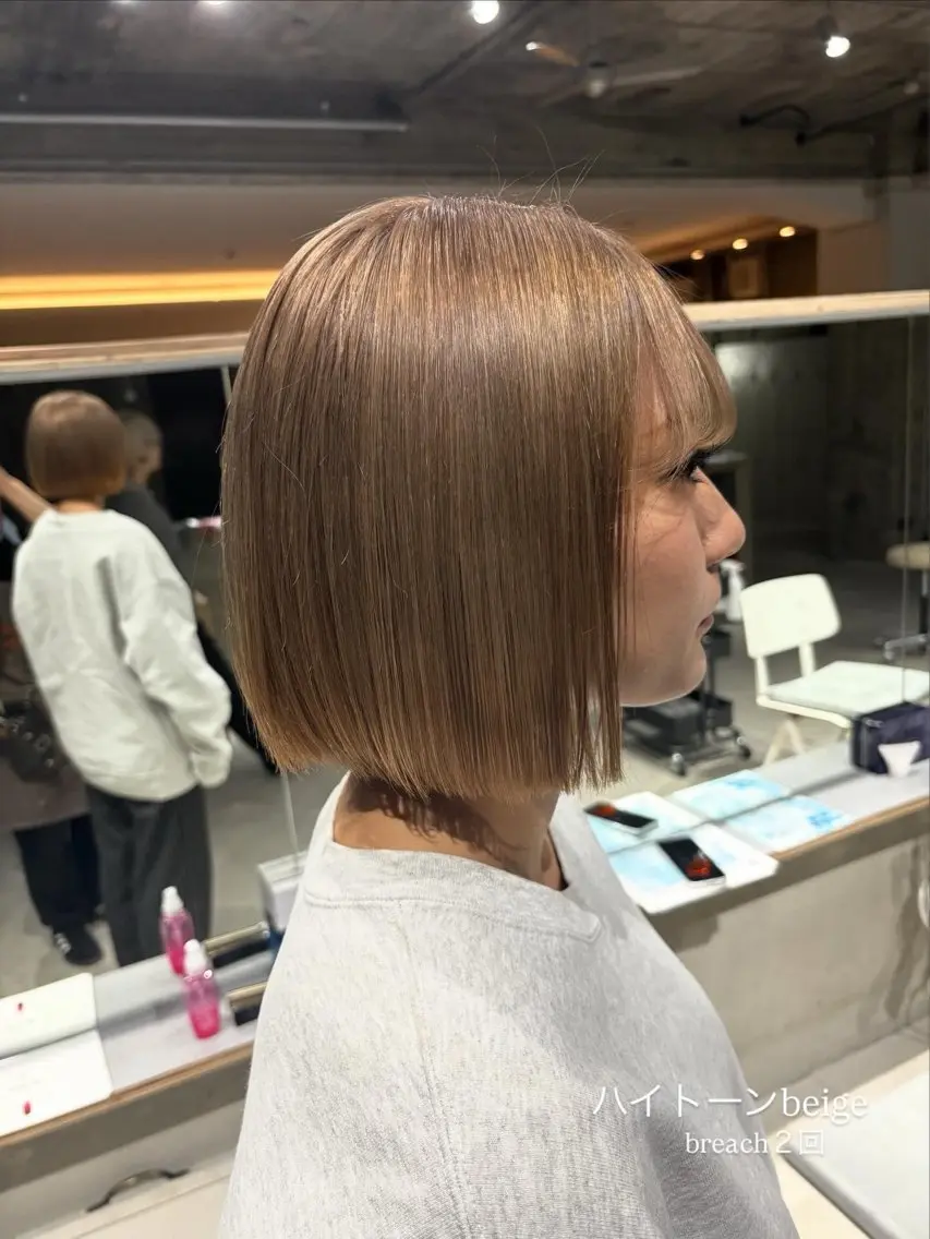 ショート カラー ベージュカラー ブリーチ 透明感カラー ハイトーンカラー ハイトーンベージュ ヘアカラー 玉置七海✨ /透明感/髪質改善のヘアスタイル