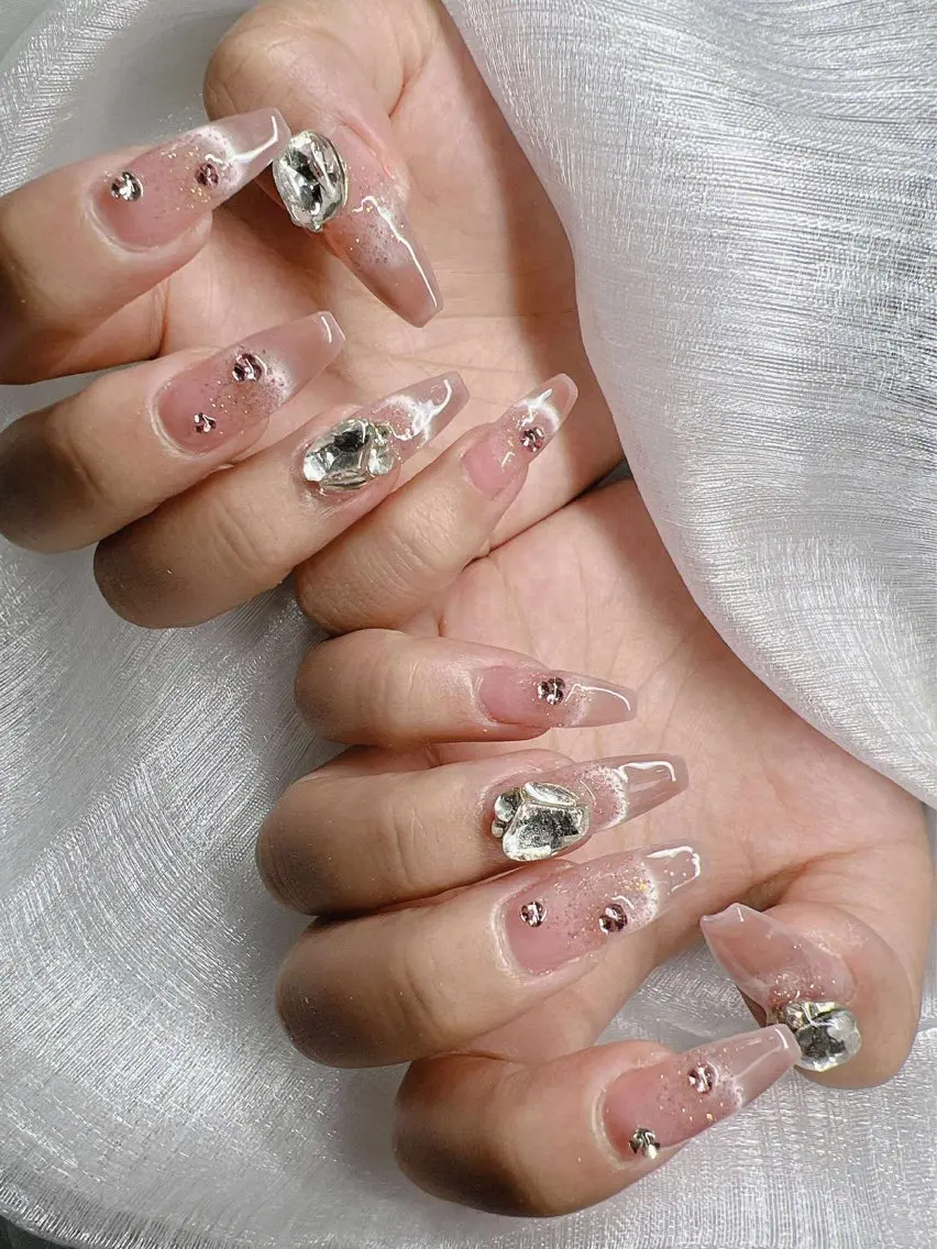 ネイル 長さ出し グラデーション 卒業式 キラキラネイル マグネットネイル ハンドネイル Lee Nailsのネイルデザイン