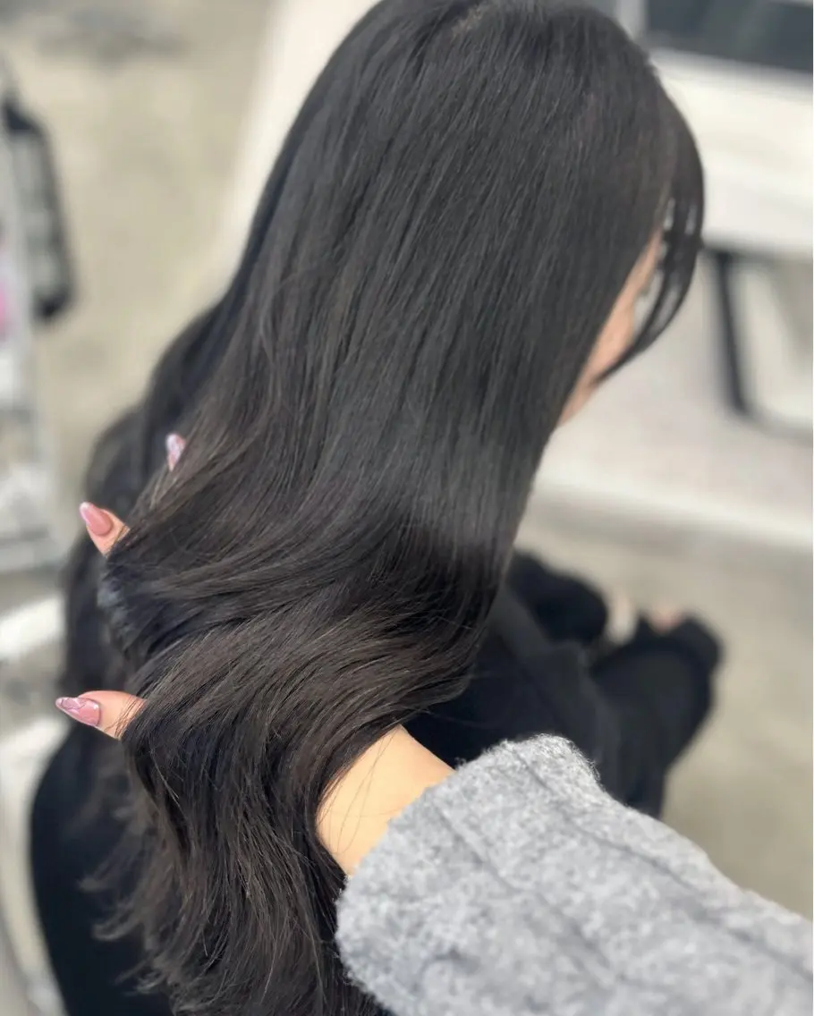 ロング カラー ブリーチ グレージュ ブリーチなしカラー ERIKA YAMAMOTOのヘアスタイル