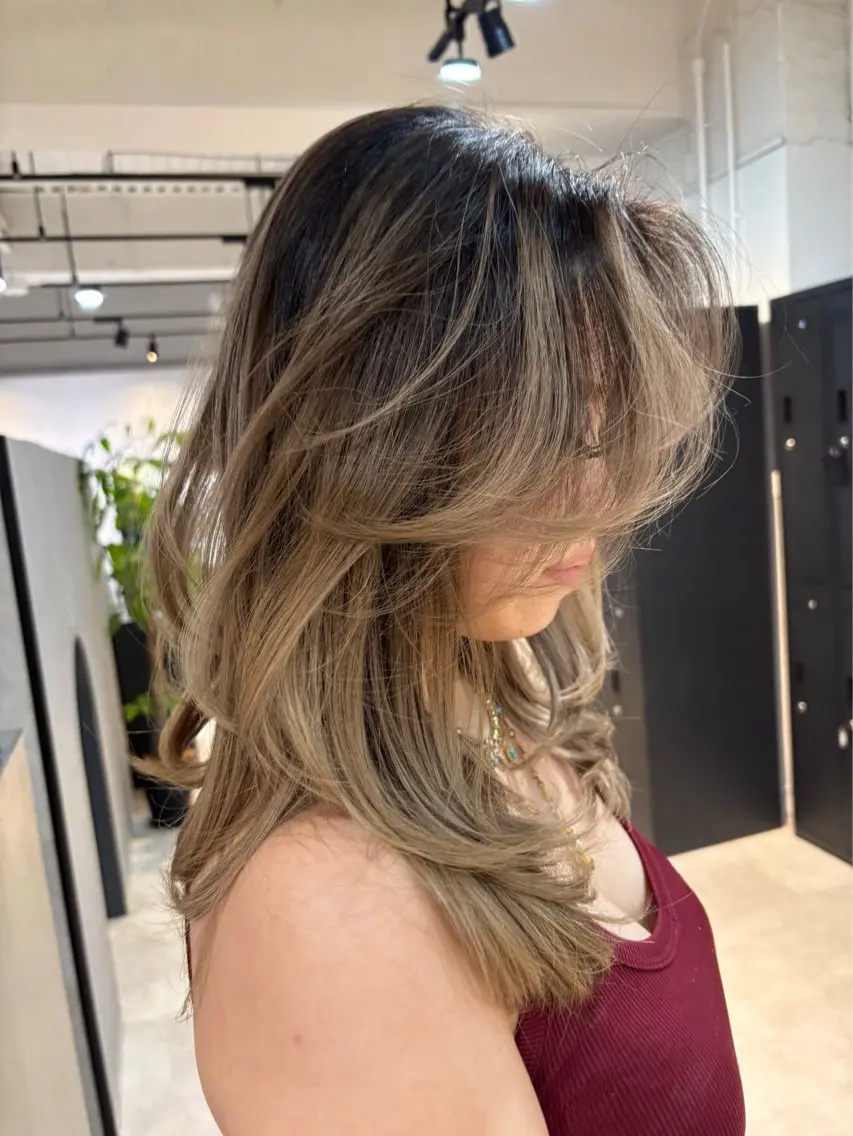 ロング カラー Merly Misa /バレイヤージュのヘアスタイル