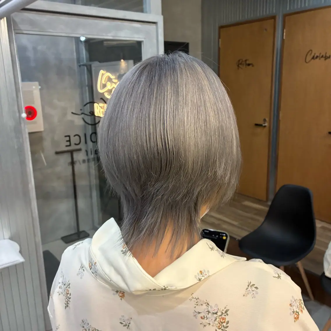 ミディアム カラー ブリーチ 透明感カラー ダブルカラー ハイトーンカラー シルバー ヘアカラー Saya/透明感/ カラーリストのヘアスタイル