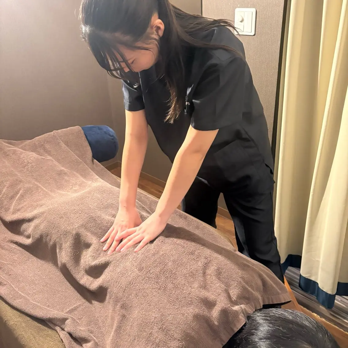 【腰痛/背中まわりの痛み】腰・背中周りもみほぐし＋全身マッサージ60分の写真