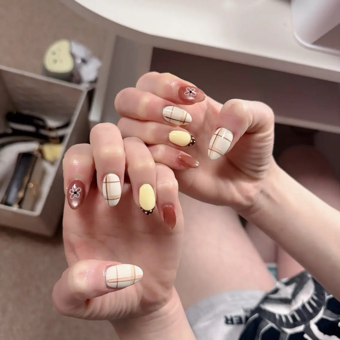 ネイル チークネイル フレンチネイル グラデーション 韓国ネイル マグネットネイル Hana Nailのネイルデザイン