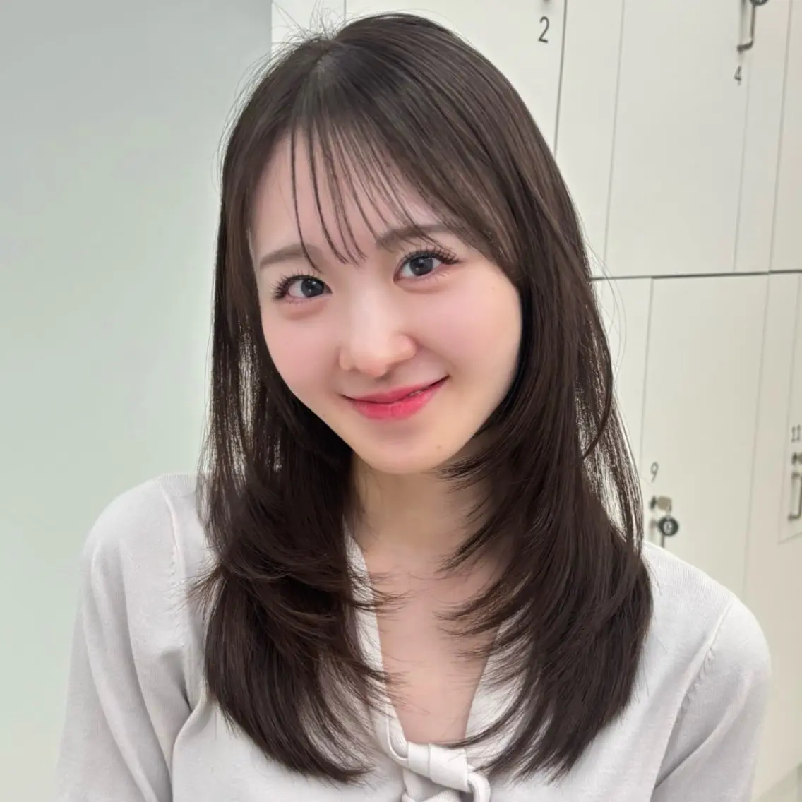 セミロング カット トリートメント mei / レイヤー 顔まわり 🤍のヘアスタイル