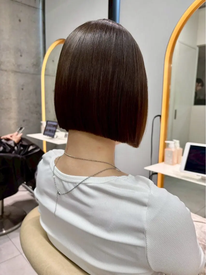 ミディアム カラー 切りっぱなしボブ ボブレイヤー アッシュ アッシュブラウン ベージュカラー ボブ/縮毛矯正 jionのヘアスタイル