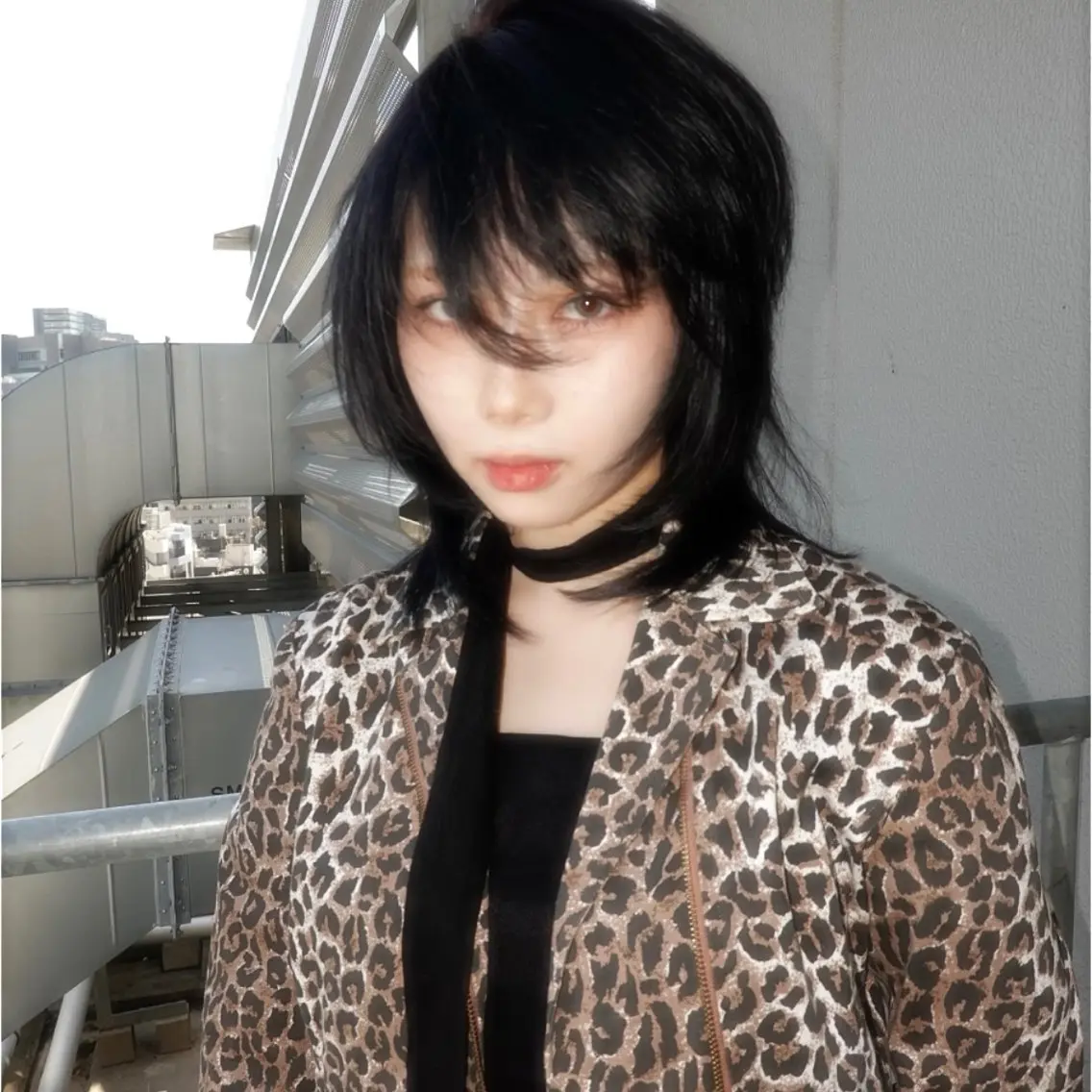 ミディアム 小顔カット ﾌﾞﾚｲｽﾞ˚✧₊⁎ ﾚｲﾔｰToriのヘアスタイル
