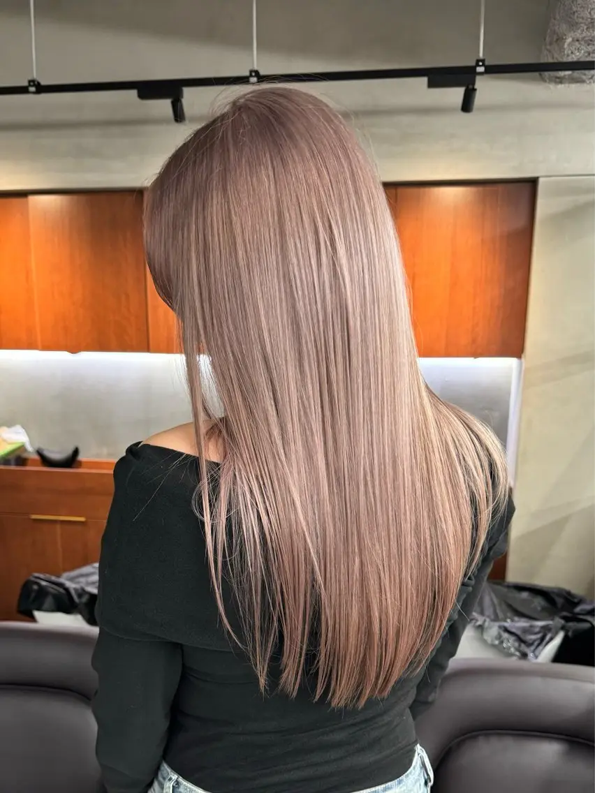 ロング カラー アッシュ ベージュカラー ブリーチ ブロンド ブラウンカラー カット ヘアカラー トリートメント ブリーチ　ハイトーン 特化🌈フジタハルキのヘアスタイル