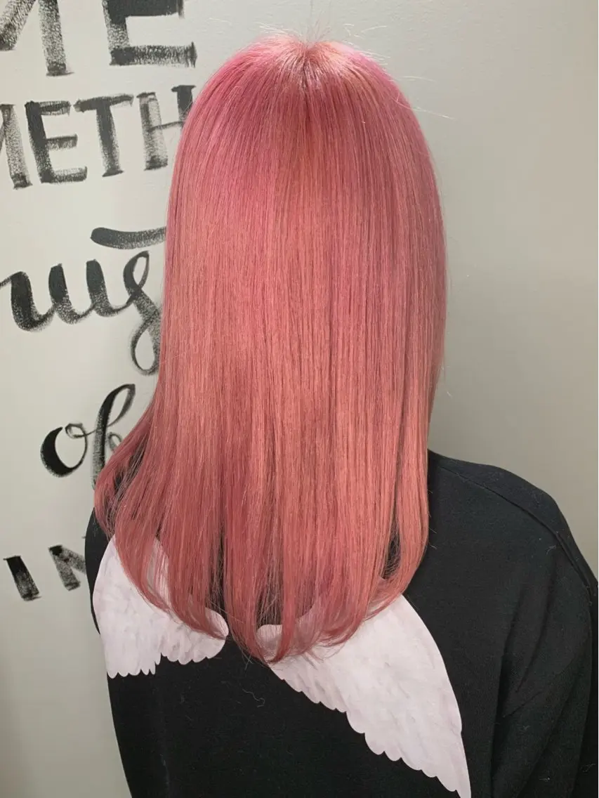 ミディアム カラー ピンクカラー ヘアカラー トリートメント 小笠原 菜緒のヘアスタイル