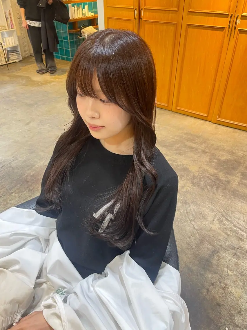 ロング カラー ブラウンカラー モカブラウン MIOベージュカラー 柔らかいカラーのヘアスタイル