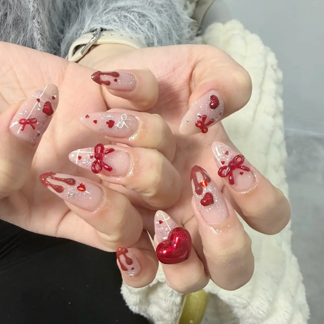 ネイル チークネイル フレンチネイル ジェルネイル ガーリー キラキラネイル ハンドネイル UM Nail Salonのネイルデザイン