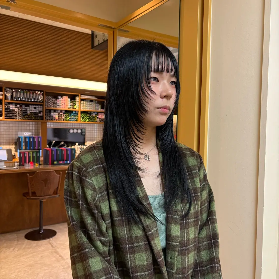 ロング カラー ロングレイヤー 黒髪 レイヤーカット ロング カット ヘアカラー パル__レイヤー/パ ーマ/デザインカラーのヘアスタイル