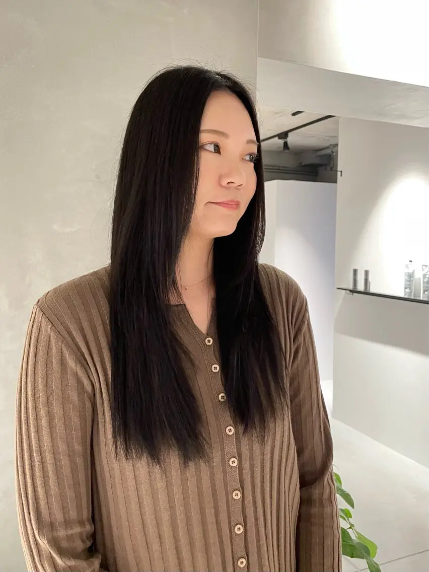 ロング レイヤーカット イズミ ナナコのヘアスタイル