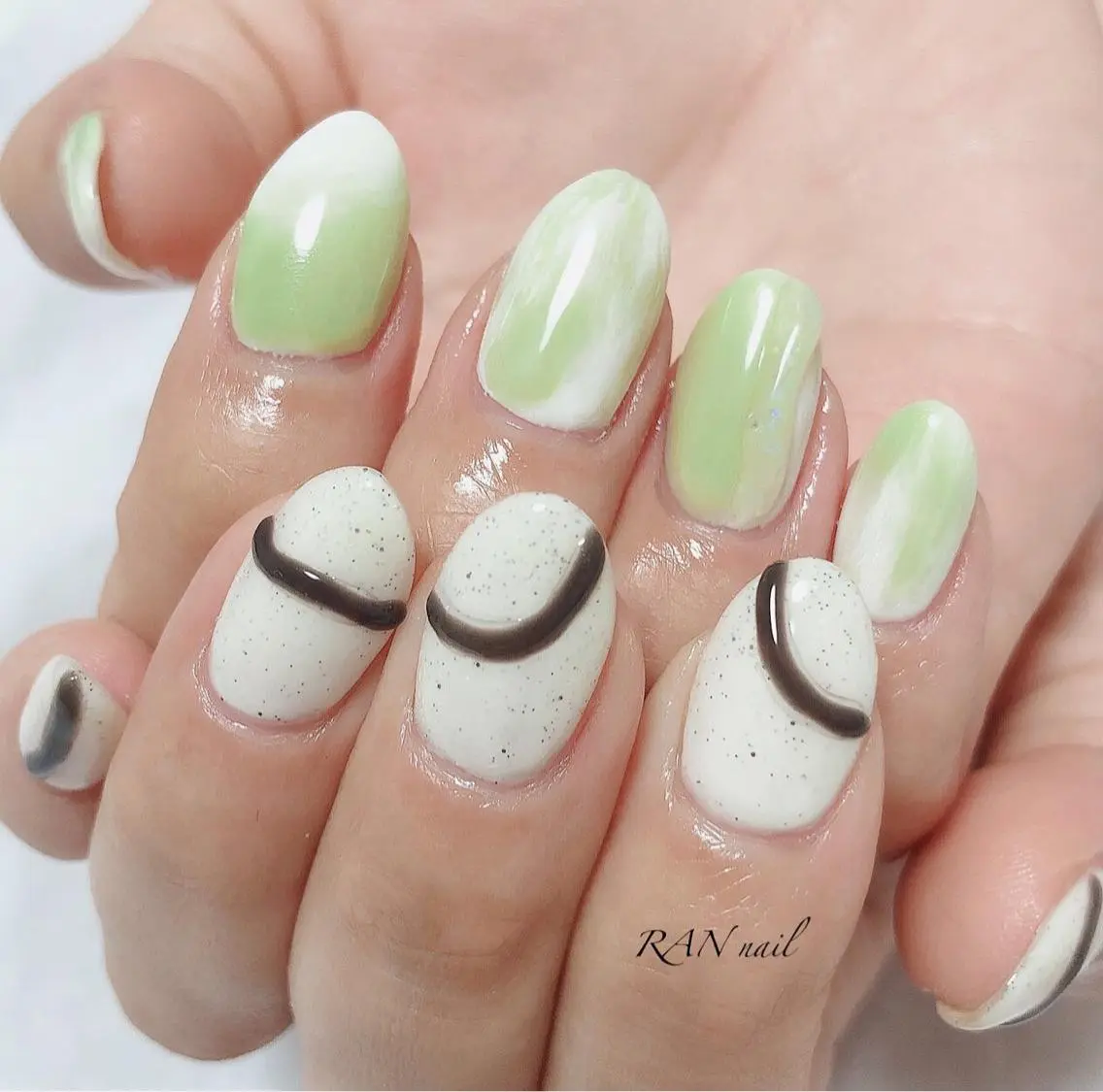 ネイル フットネイル ニュアンスネイル オフィスネイル ぷっくりネイル 夏ネイル ハンドネイル フットネイル RAN nailのネイルデザイン