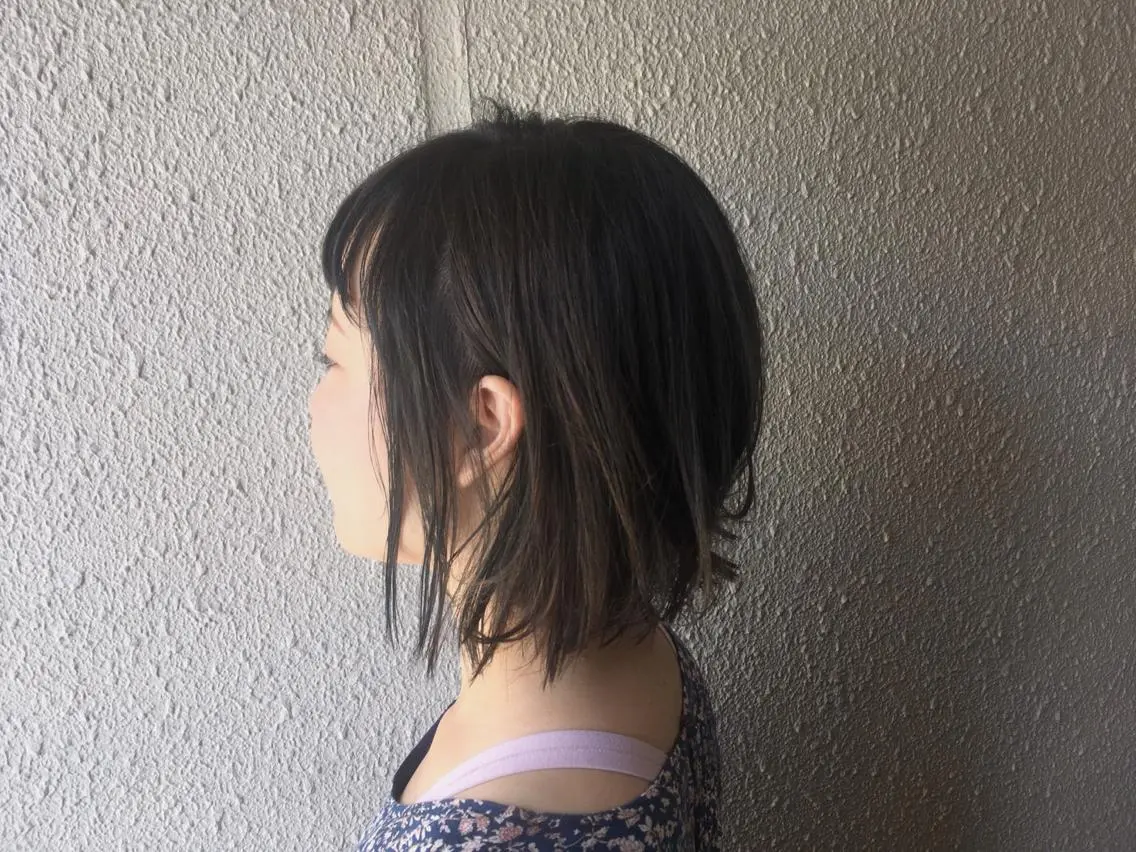 ショート カラー アッシュ 透明感カラー ボブ 外ハネヘア サダハルカ ｜chouetteのヘアスタイル