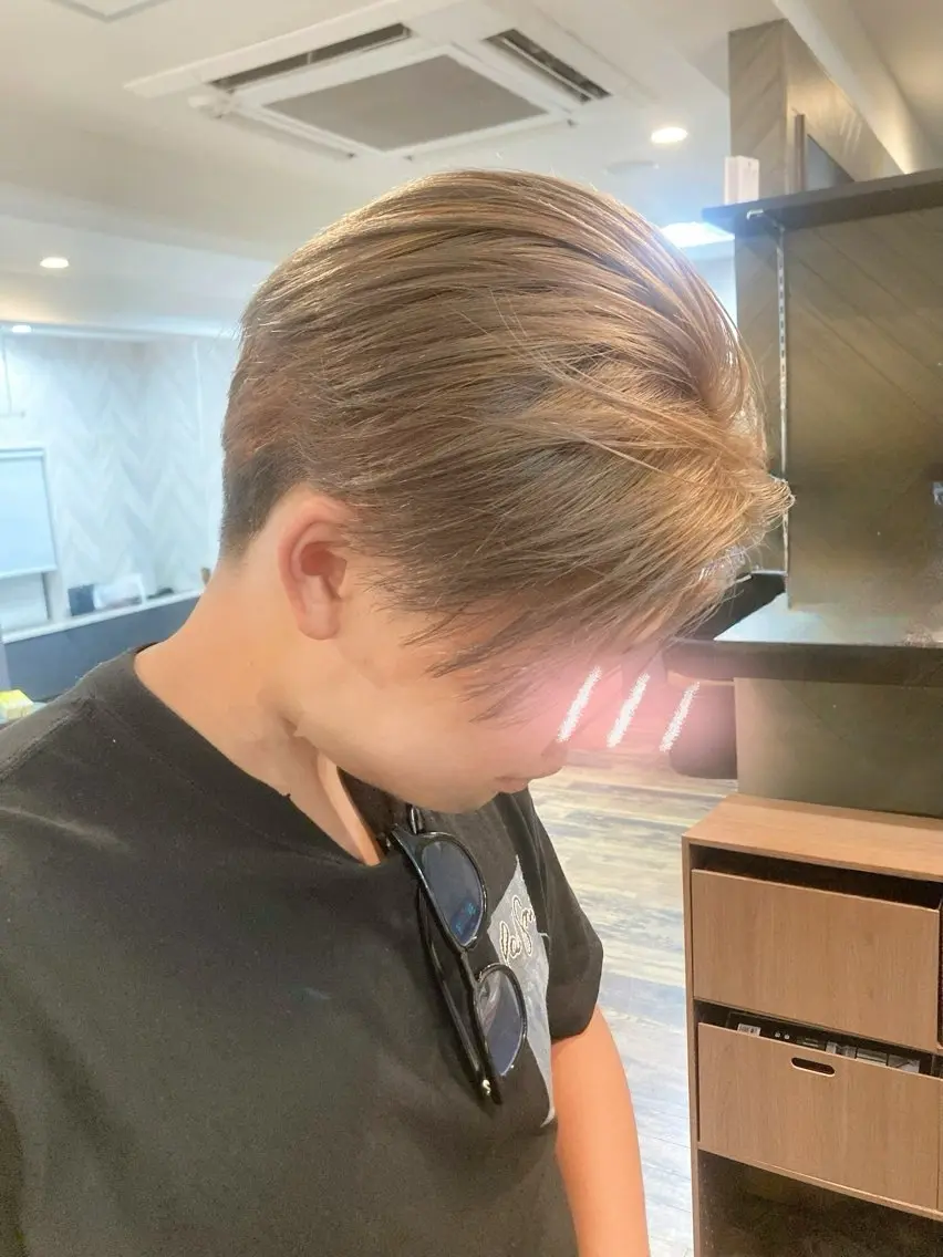 ショート カラー アッシュ ベージュカラー 透明感カラー ハイトーンカラー 長谷川 ゆりのヘアスタイル
