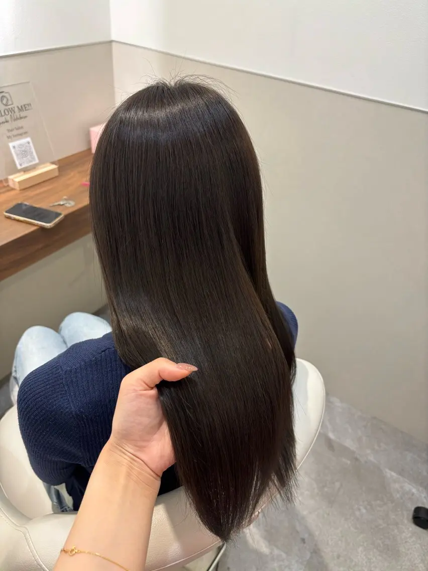 ロング カラー 透明感カラー グレージュ ヘアカラー SALOWIN / manaka 🪽のヘアスタイル