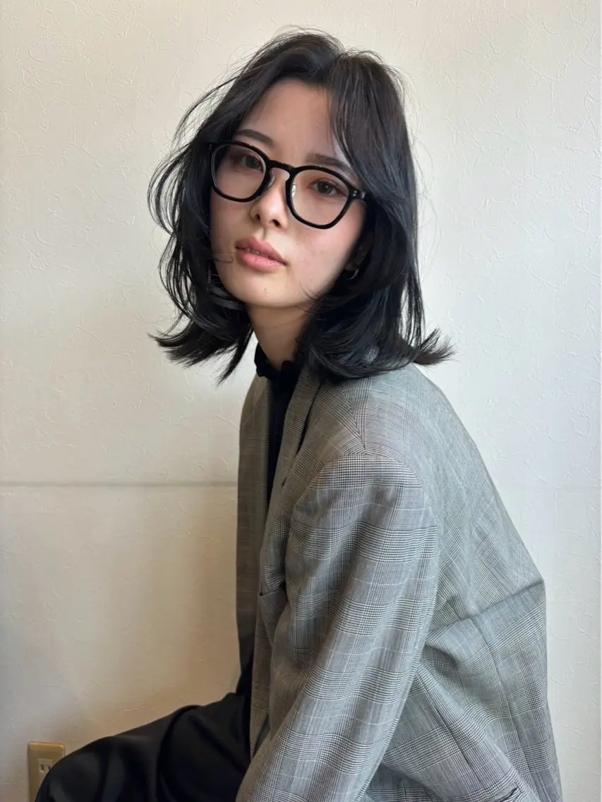 セミロング カラー ダークグレー 髪質改善|レイヤー| 三宅星哉のヘアスタイル