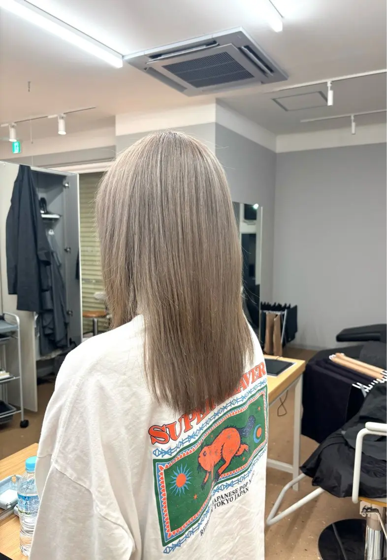 カラー ブリーチ グレージュ 内藤 美幸のヘアスタイル