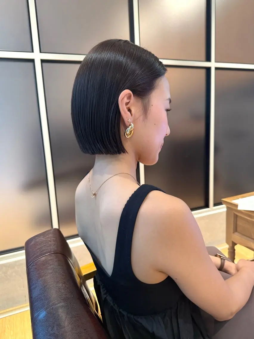 ショート ボブ カット トリートメント 岡田 愛依のヘアスタイル