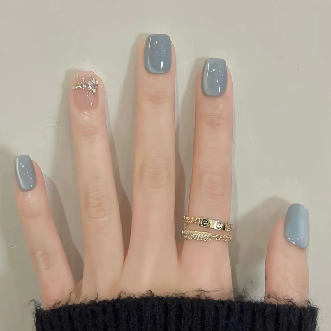 ネイル ブルー ジェルネイル キラキラネイル 韓国ネイル マグネットネイル ハンドネイル ハンドケア Blingg NailStudioのネイルデザイン