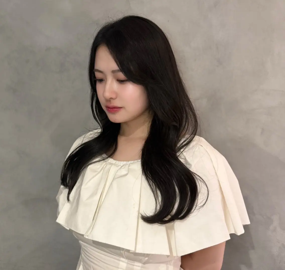 ロング カット ヘアカラー トリートメント 谷 亜澄のヘアスタイル