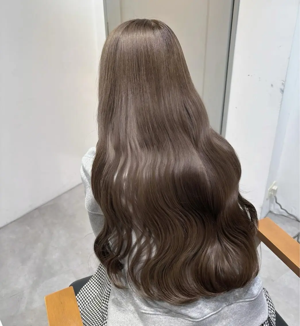 ロング カラー ベージュカラー ブリーチ 透明感カラー ダブルカラー ブリーチなしカラー ‎Lby home 🪽mikuのヘアスタイル