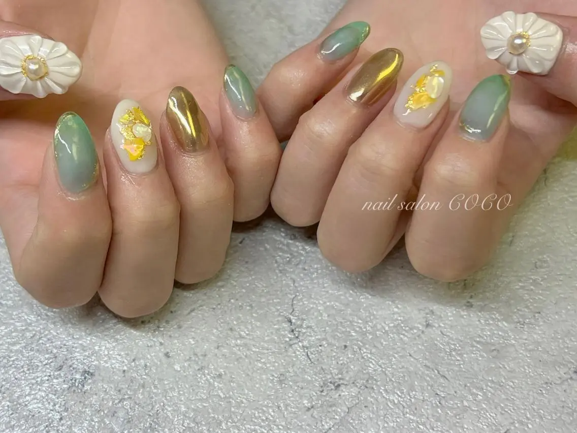 ネイル ジェルネイル グリーン ニュアンスネイル nail Berunaのネイルデザイン
