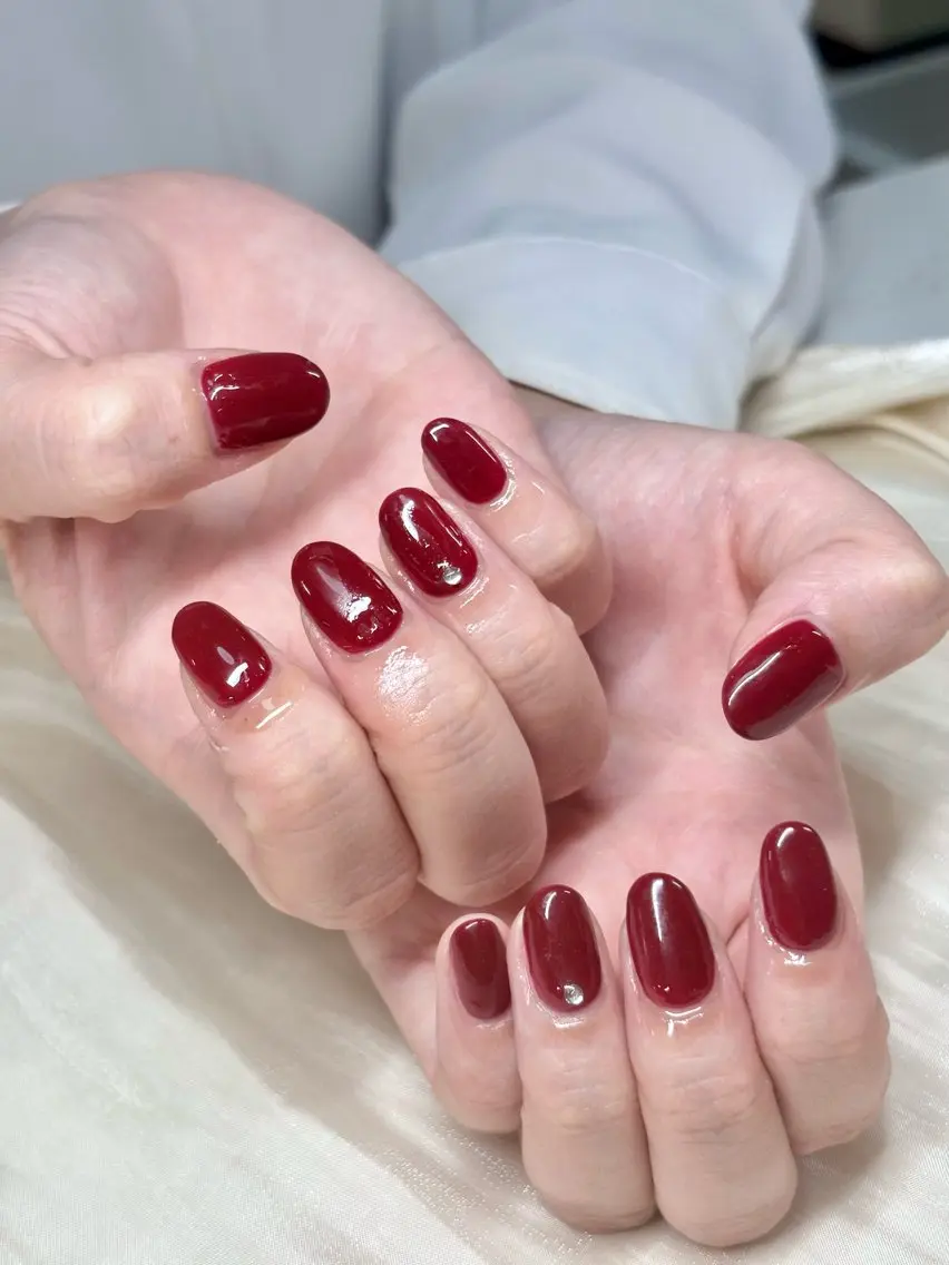 ネイル ワンカラーネイル 赤色 ETE LUNA NAILのネイルデザイン