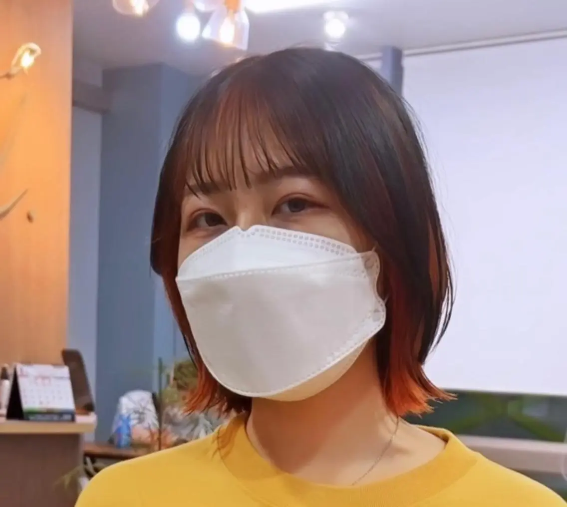ショート カラー オレンジ 横尾 歩のヘアスタイル