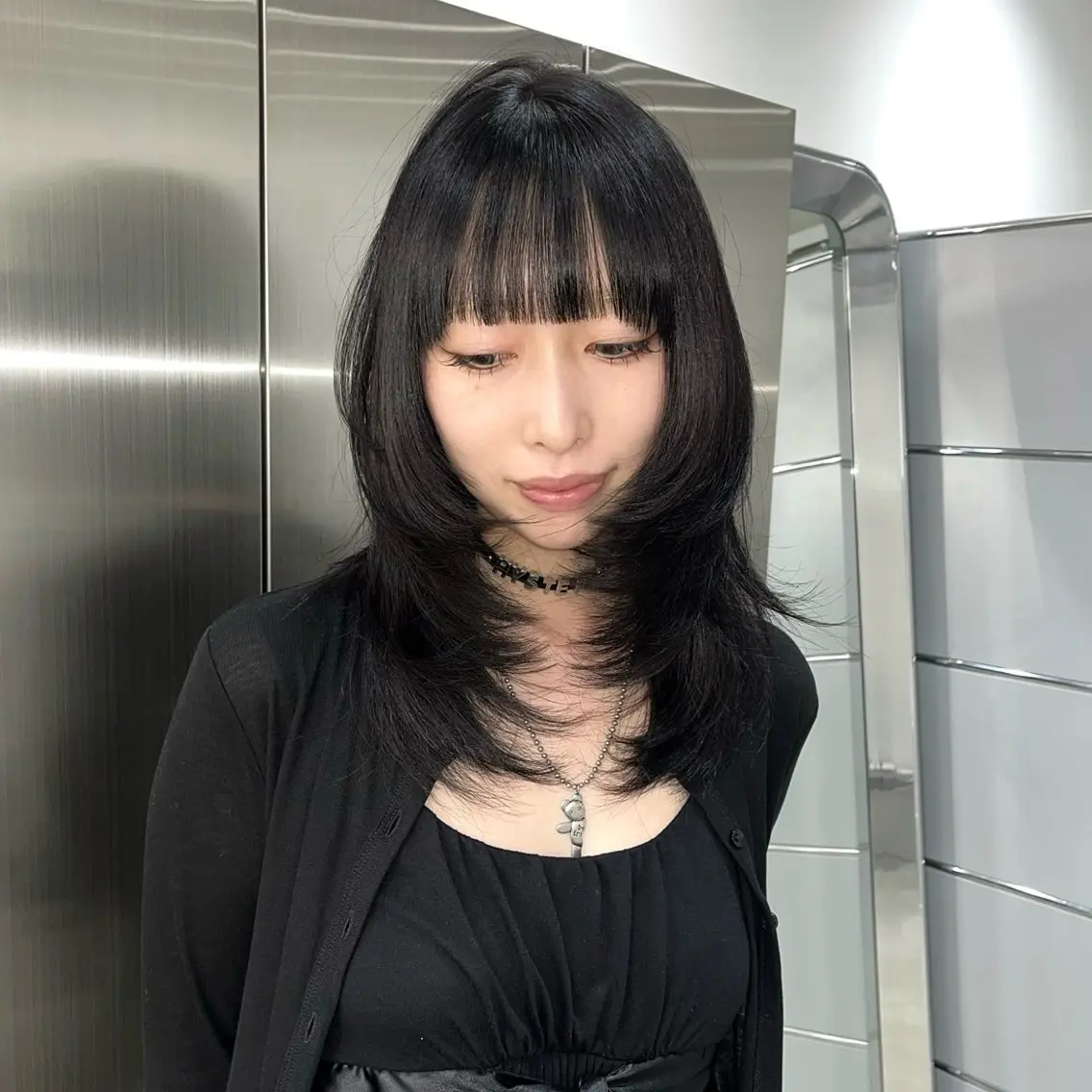 ミディアム ミディアムレイヤー レイヤーカット カット ヘアカラー トリートメント 天神/レイヤー特化 ハイトーン/デザインのヘアスタイル