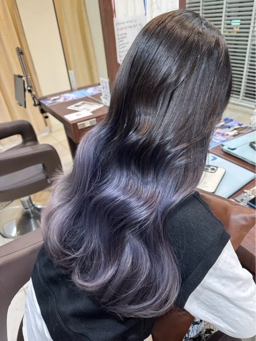 カラー ハイトーンカラー／ Akari ₊˚✧のヘアスタイル