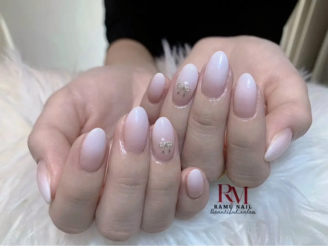 ネイル キラキラネイル マグネットネイル ミラーネイル ピンク リボン ハンドネイル RAMU Nail 恵比寿店のネイルデザイン
